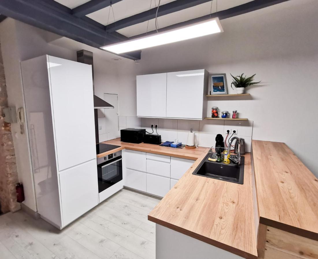 Appartement Ma Douce Charente - Superbe T3 Design Et Fonctionnel - Hyper Centre A Saintes Exterior photo
